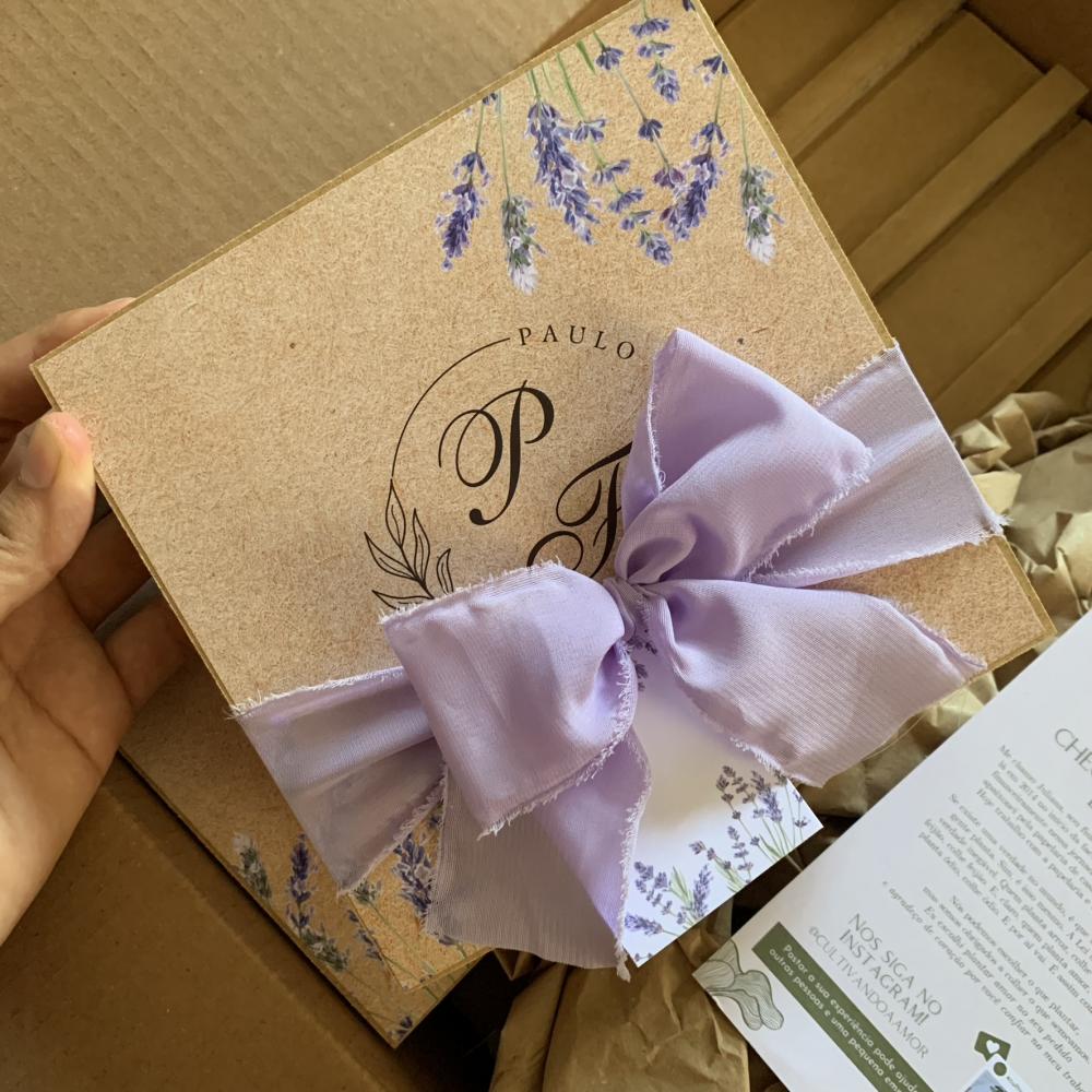 Aplicações de Metal e Pedrarias: Brilho e Luxo - inspiração 2