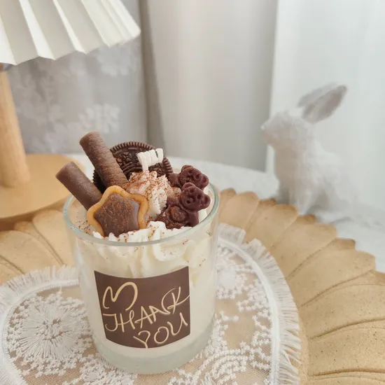 Temas Divertidos: Velas com Formato de Brigadeiros e Bolos Infantis - inspiração 2