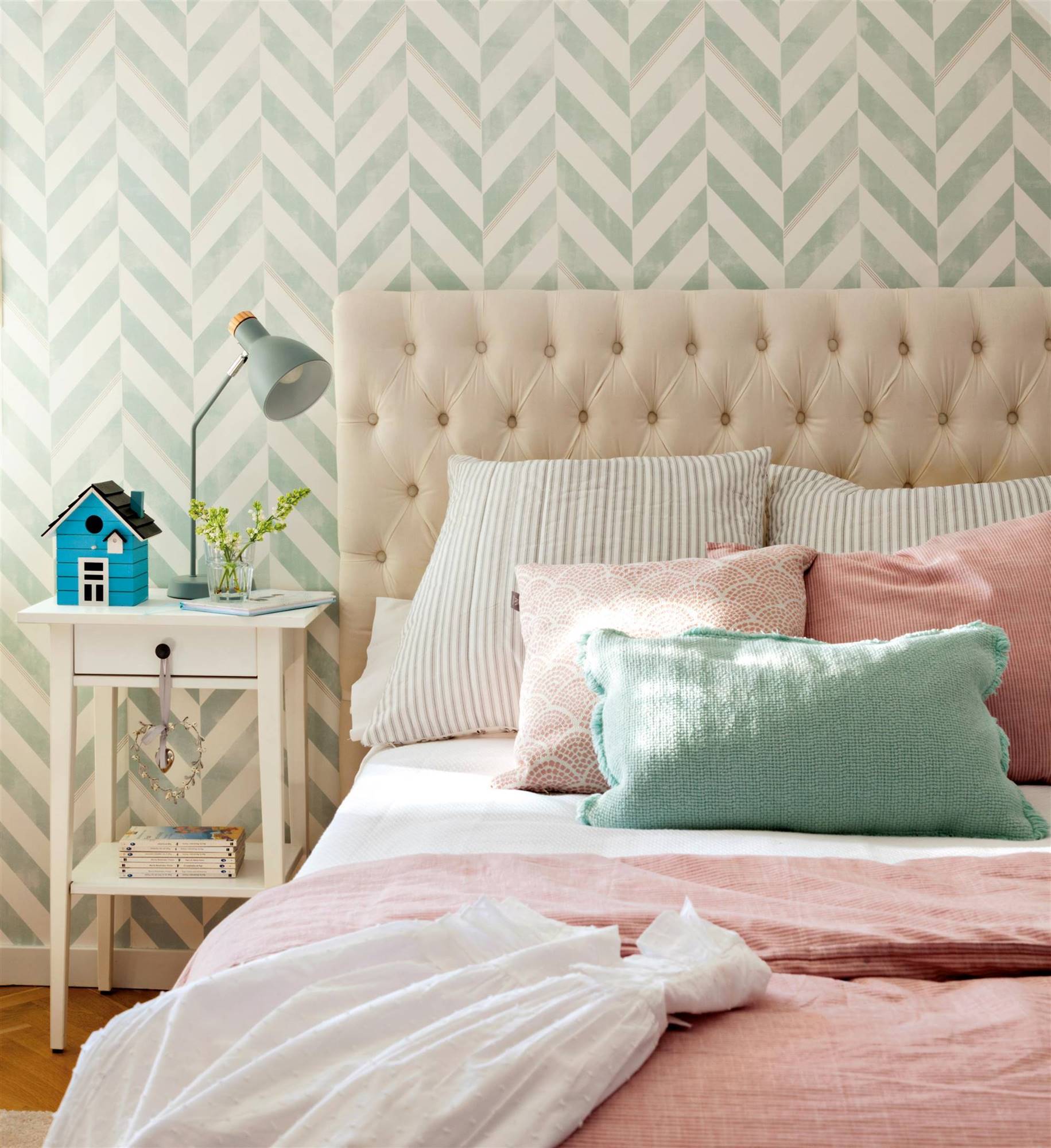 A Importância da Textura na Combinação Turquesa e Neutro - inspiração 1