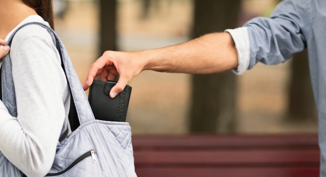 Documentos em Risco: Guarde Seus Pertences com Atenção Redobrada - inspiração 2