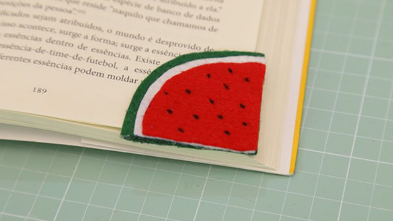 Montando o Marcador: Unindo Resina e Feltro com Perfeição - inspiração 2