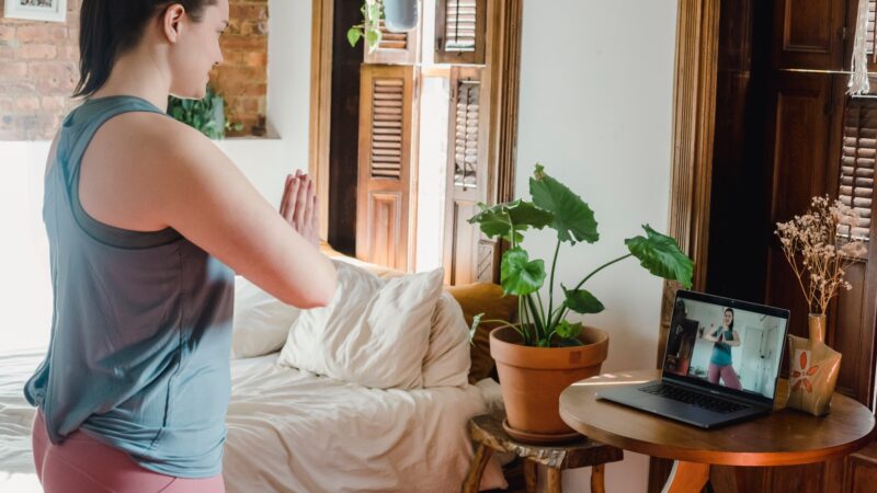 Fortalecendo o Corpo com Yoga: Canais para Ganho de Massa Muscular - inspiração 1