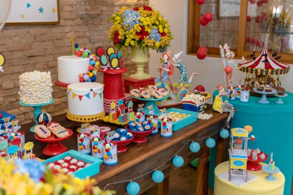 Mesa do Bolo: O Ponto Focal da Decoração - inspiração 1