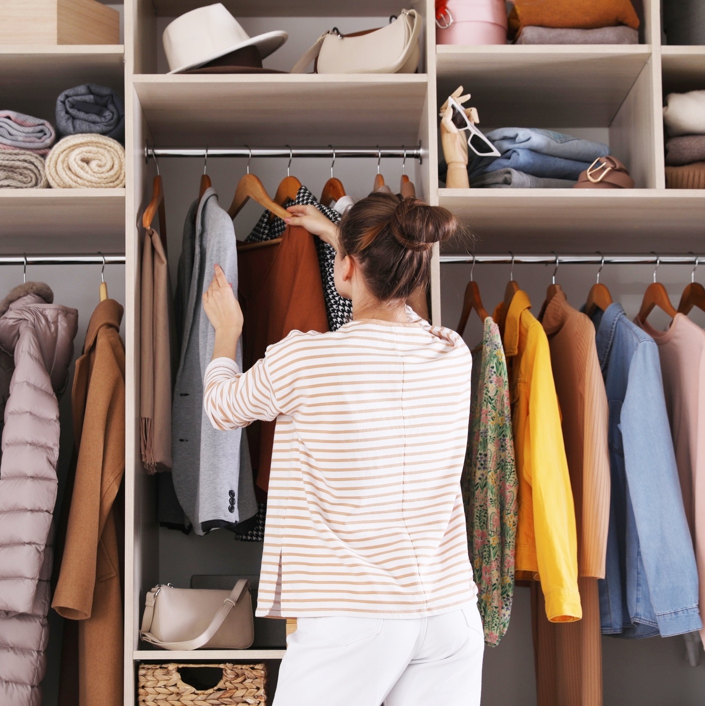 Peças Especiais: Roupas de Festa e Uniformes para Doar - inspiração 1