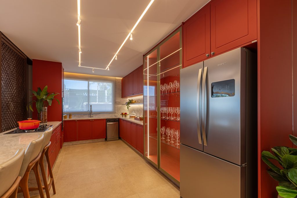 Vermelhos que Estimulam: Toques Estratégicos para uma Cozinha Vibrante - inspiração 1