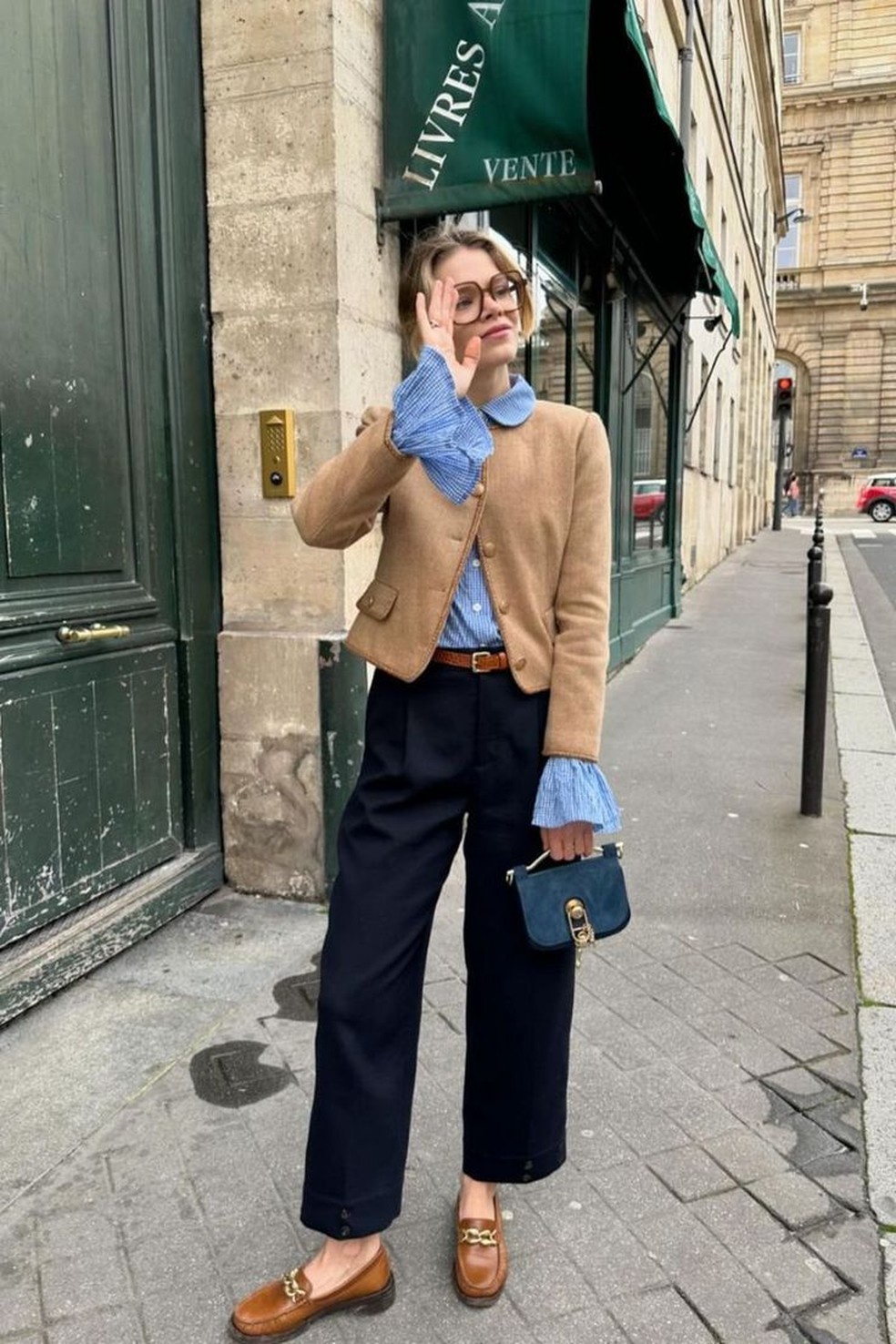 Elevando o look de trabalho: como o mocassim transita para o escritório - inspiração 2