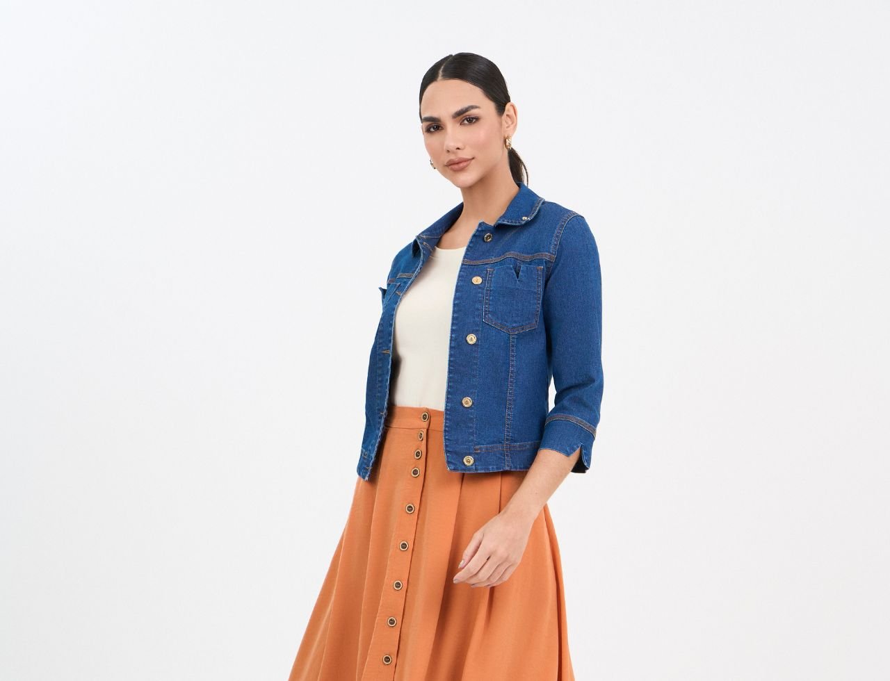 Jeans Colorido: Ouse e Crie um Look Vibrante e Moderno - inspiração 2