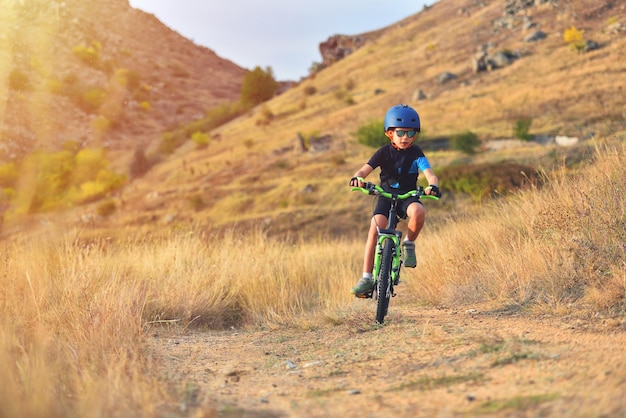 Trilha do Ribeirão (Parque Estadual da Cantareira, São Paulo): Um convite à biodiversidade paulistana, com caminhos planos e informativos. - inspiração 2