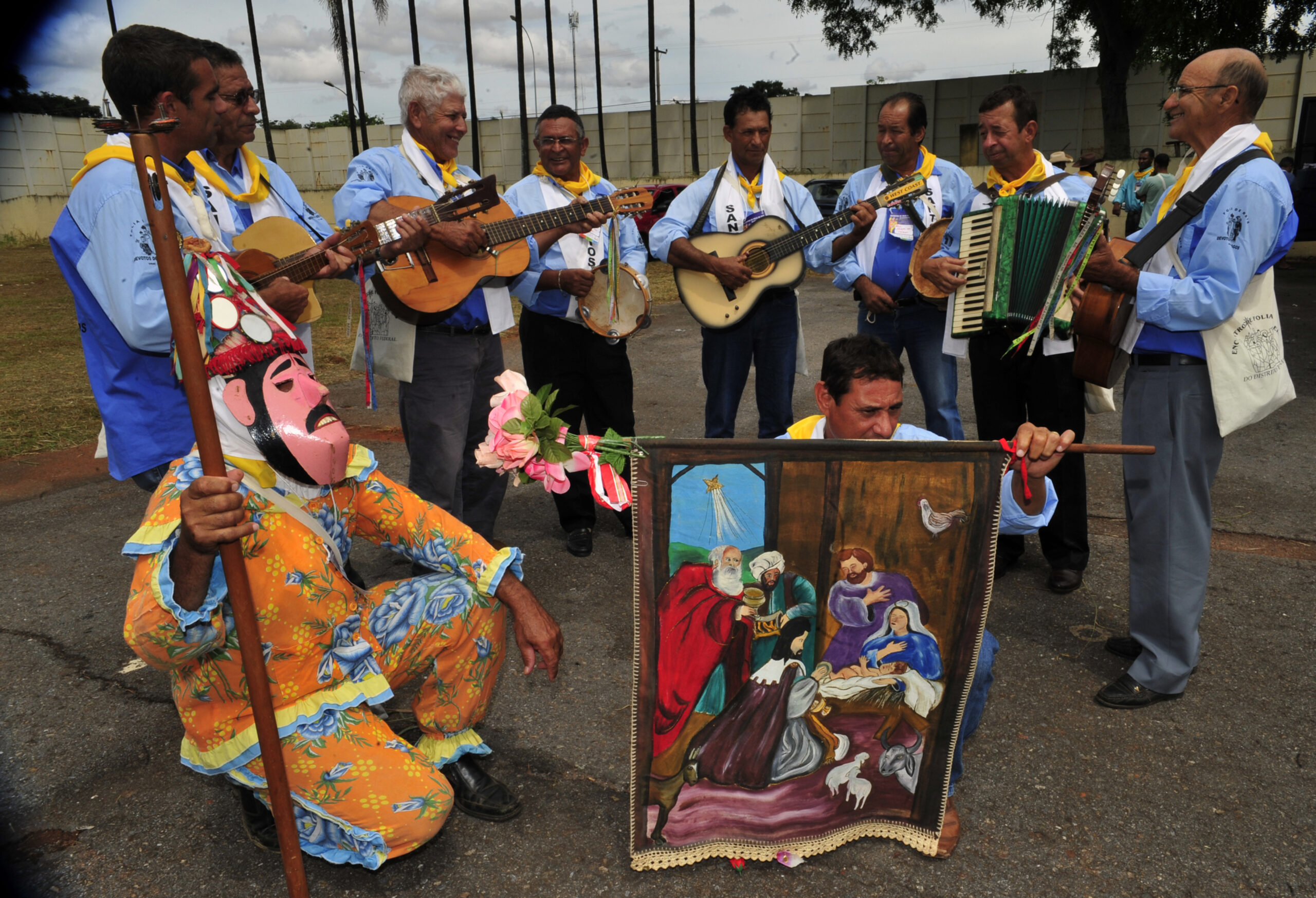 Maquiagem Vibrante: Beleza que Reflete a Festa - inspiração 2