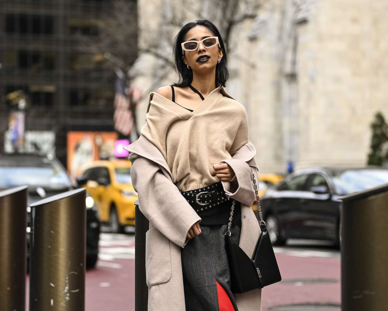 Peças-chave do guarda-roupa Indie Sleaze - inspiração 1