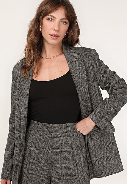 Lábios Elegantes e Duradouros: O Batom Perfeito para o Office - inspiração 2