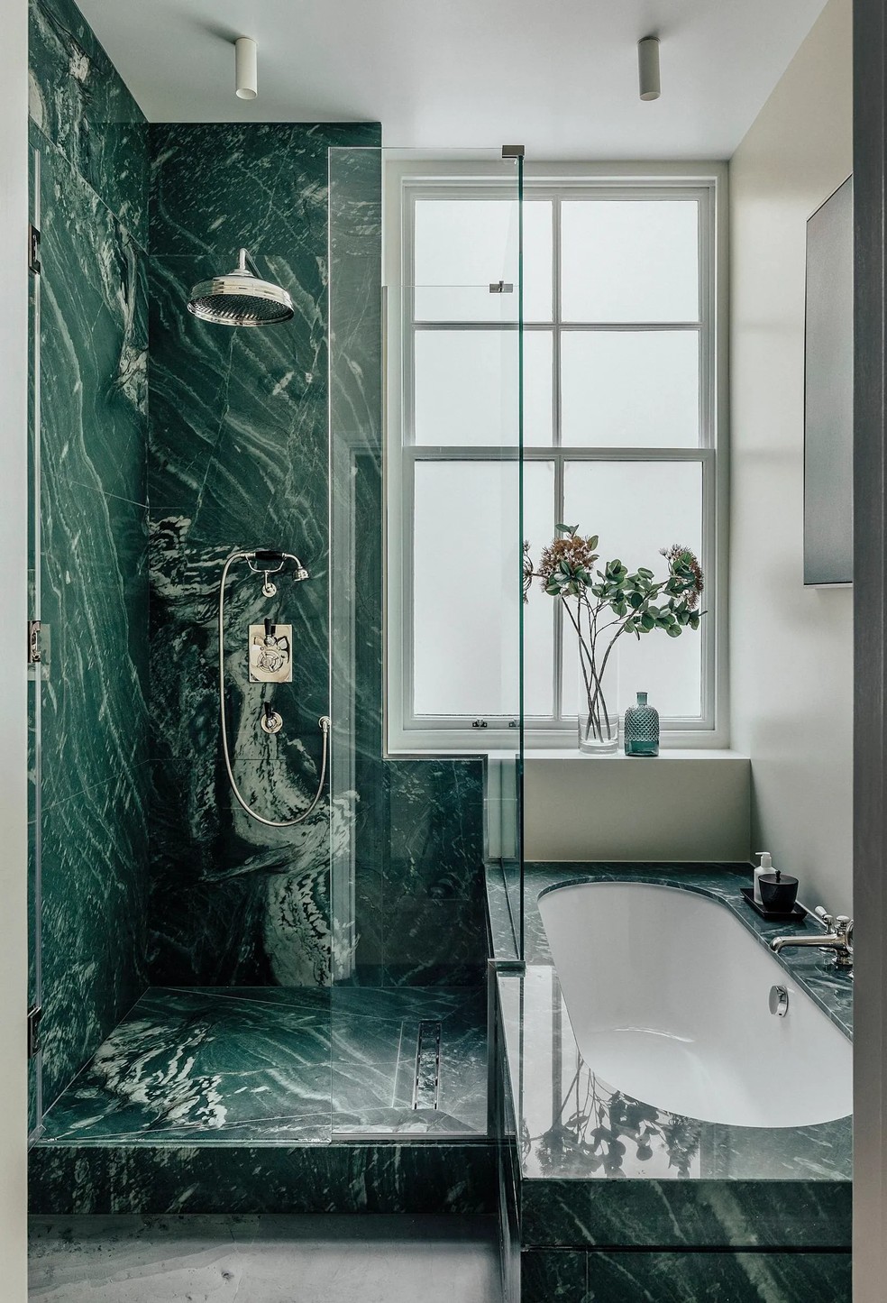 Mármore com Veios Dourados: Um Luxo para os Olhos - inspiração 1