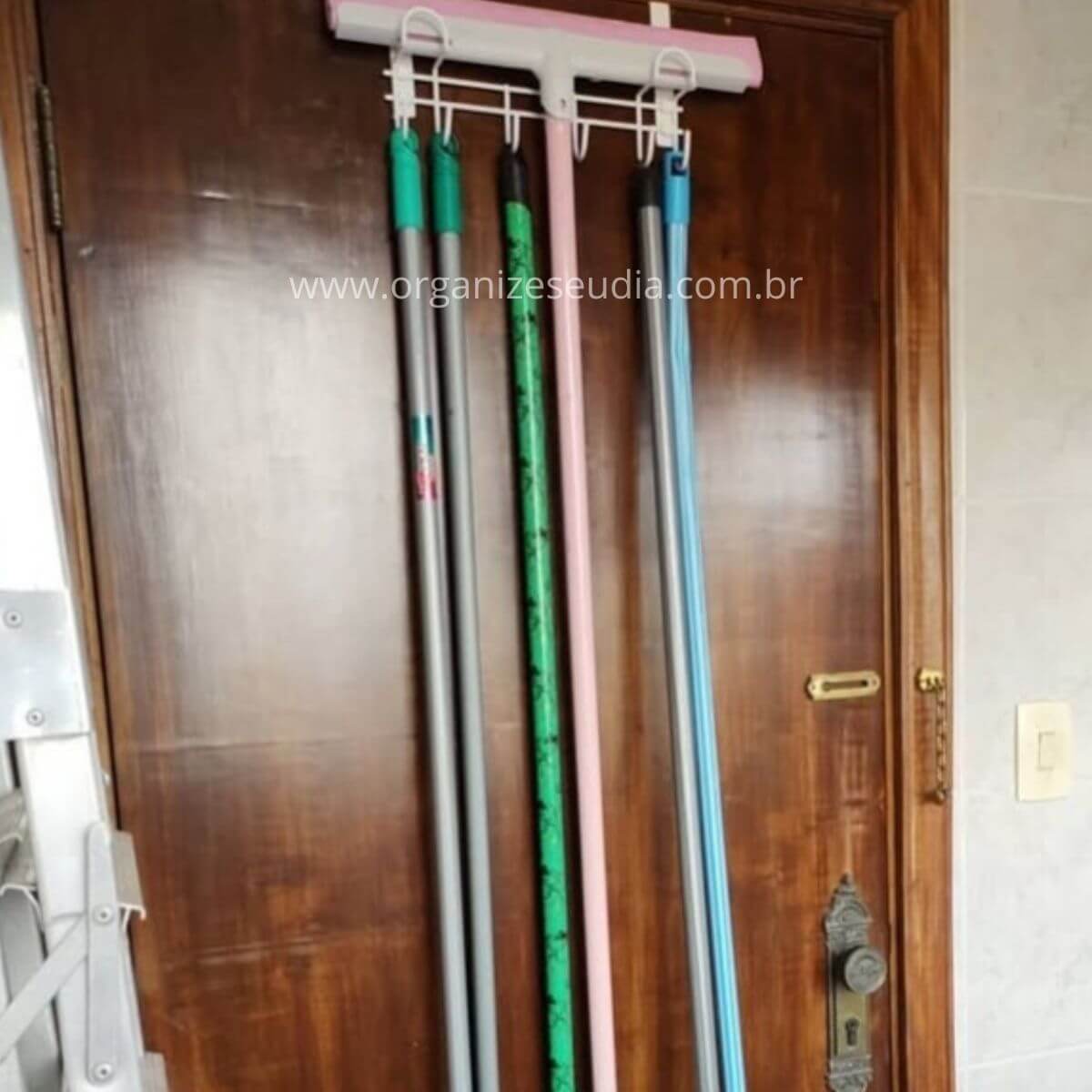Aproveite portas de armário: Um segredo bem guardado. - inspiração 1