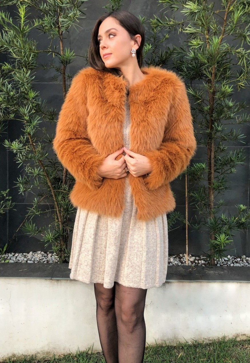 Monocromático com Toque de Glamour: Looks Azuis e Tons Terrosos - inspiração 1