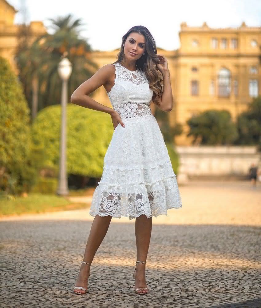 Penteado e Maquiagem: Beleza Natural e Sofisticada - inspiração 1