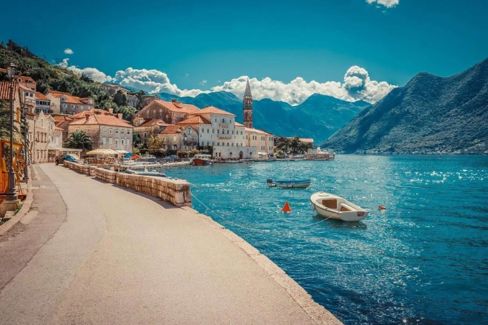 Passeios de barco inesquecíveis: Explore ilhas e águas cristalinas com segurança - inspiração 2