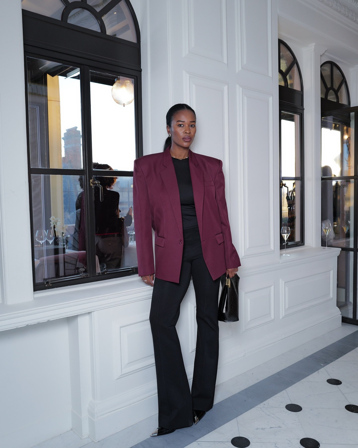 Acessórios que Contam Histórias: Bolsas e Sapatos que Vão Além do Essencial - inspiração 2