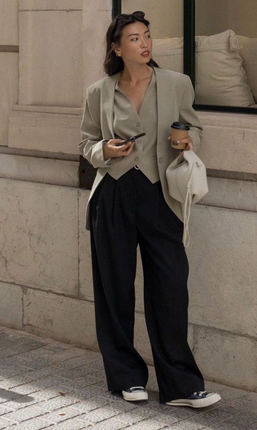 Saias Midi com Toque de Alfaiataria: Elegância Fluida - inspiração 1