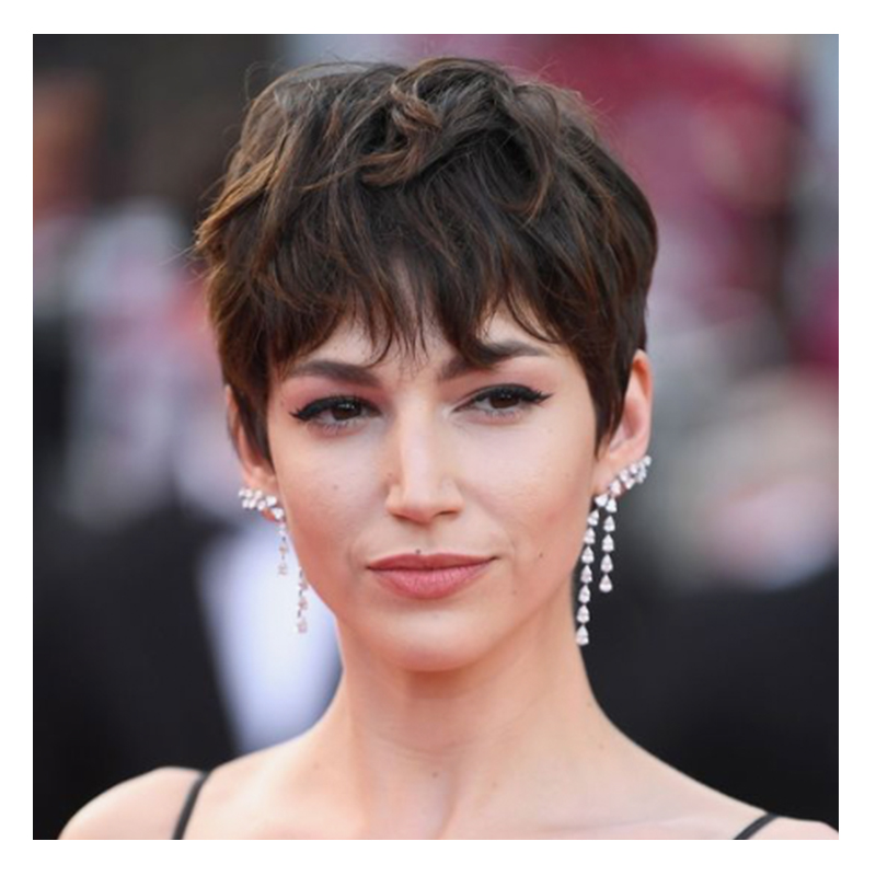 Blunt Cut: Linhas Retas para um Visual Impactante - inspiração 1