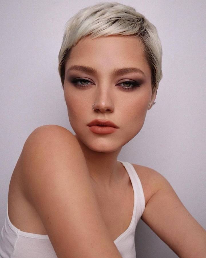 Fringes e Franjas: Complementando o Corte Curto com Personalidade - inspiração 1