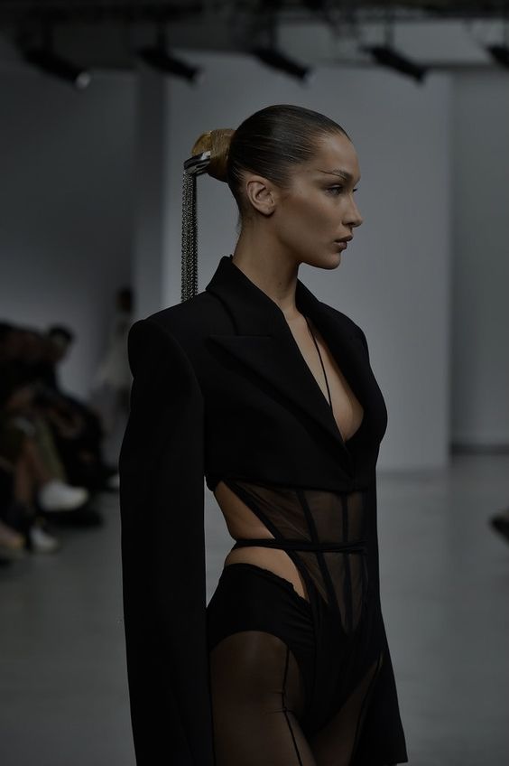 Fendas e Recortes para Cada Tipo de Corpo: Dicas Universais - inspiração 2