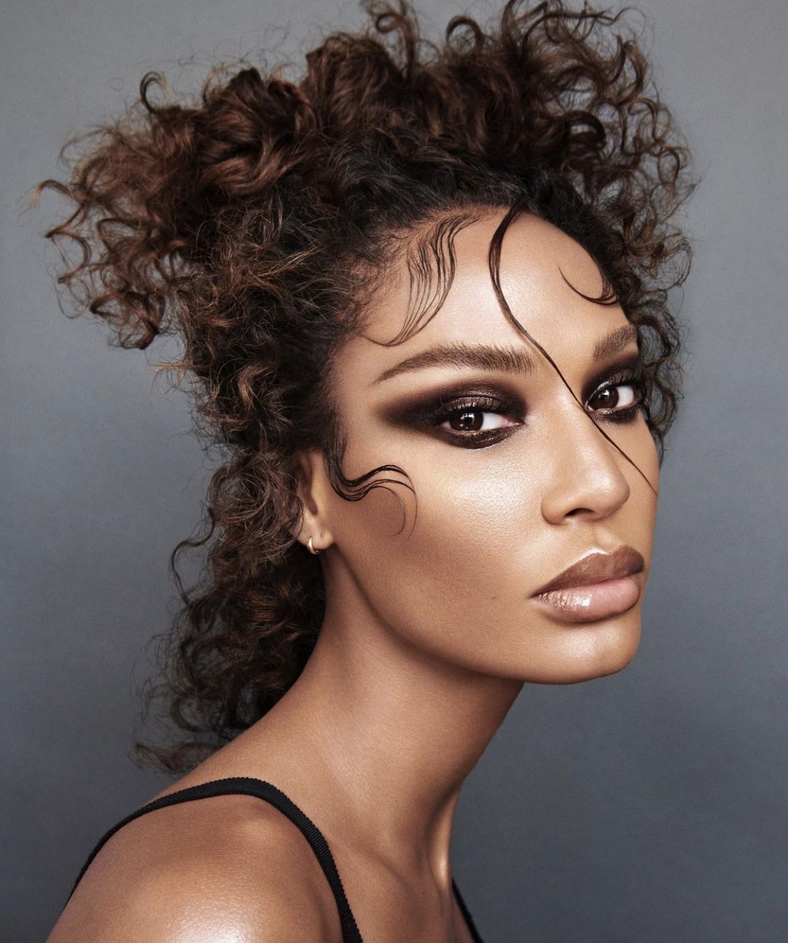 Erros Comuns ao Reproduzir a Maquiagem Marrom Anos 90 e Como Evitá-los - inspiração 2