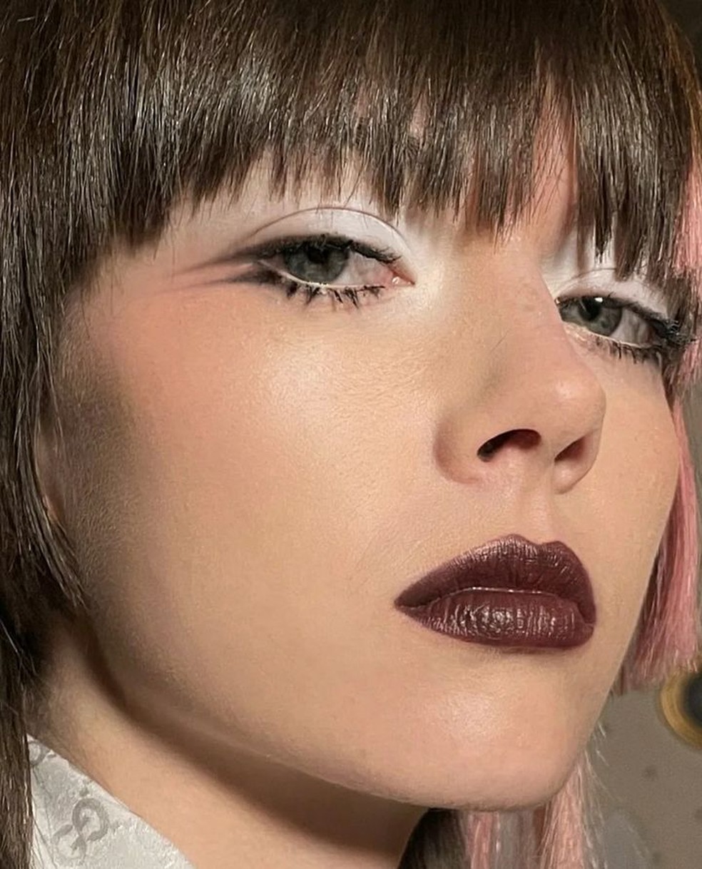 O Gloss Labial: O Toque Final Dourado dos Anos 90 - inspiração 2