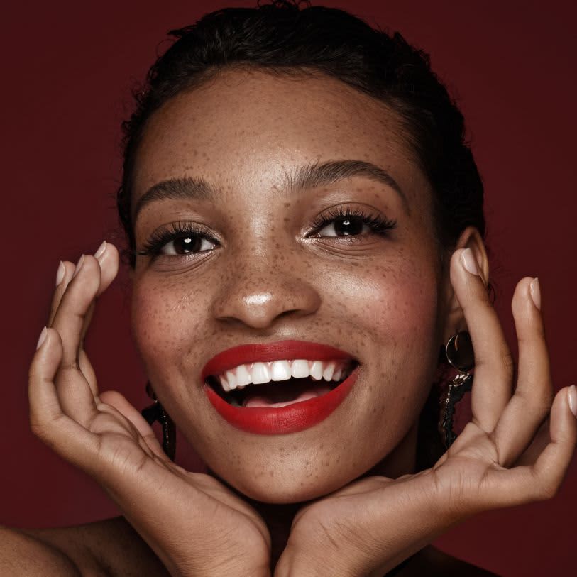 Como Adaptar a Maquiagem Marrom dos Anos 90 ao Seu Estilo Atual - inspiração 1