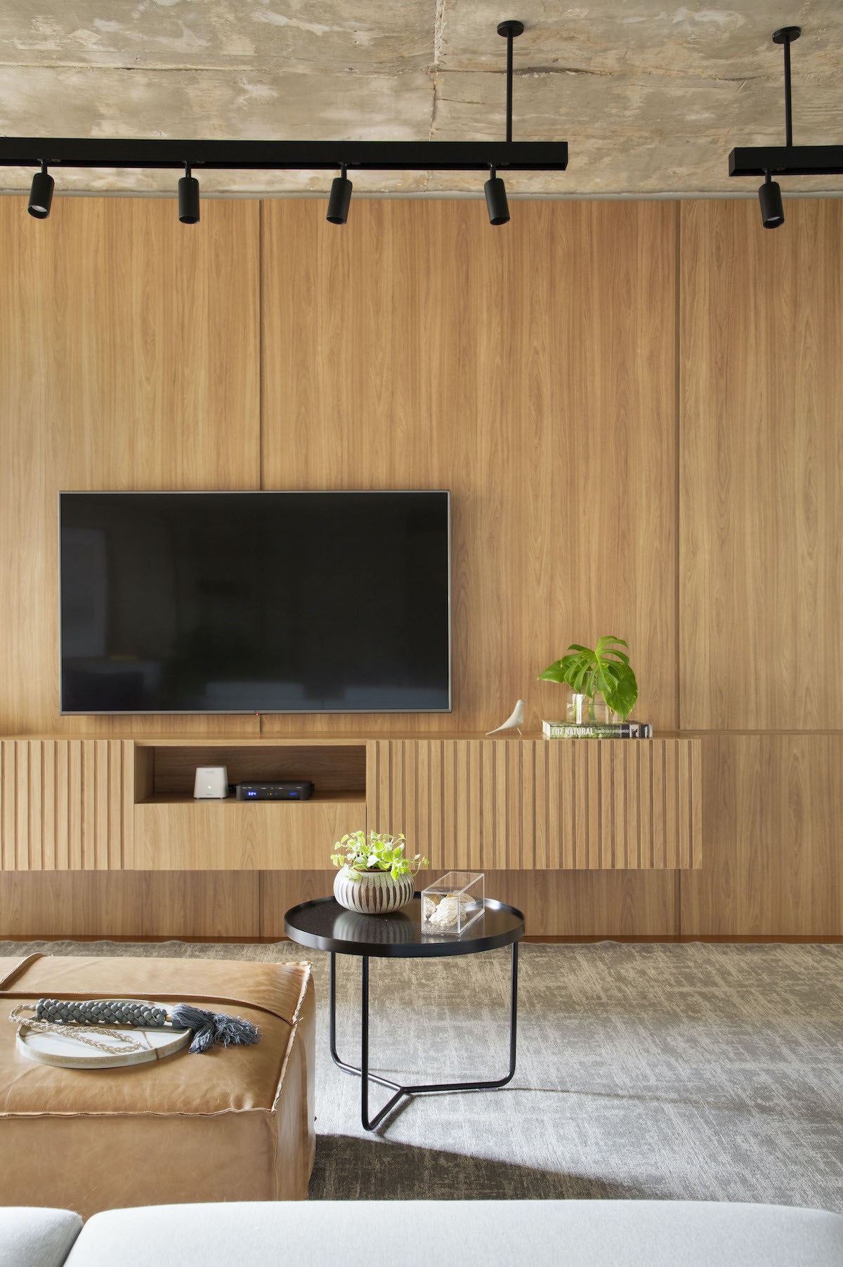 Cores Que Harmonizam Perfeitamente com o Carvalho Natural - inspiração 1