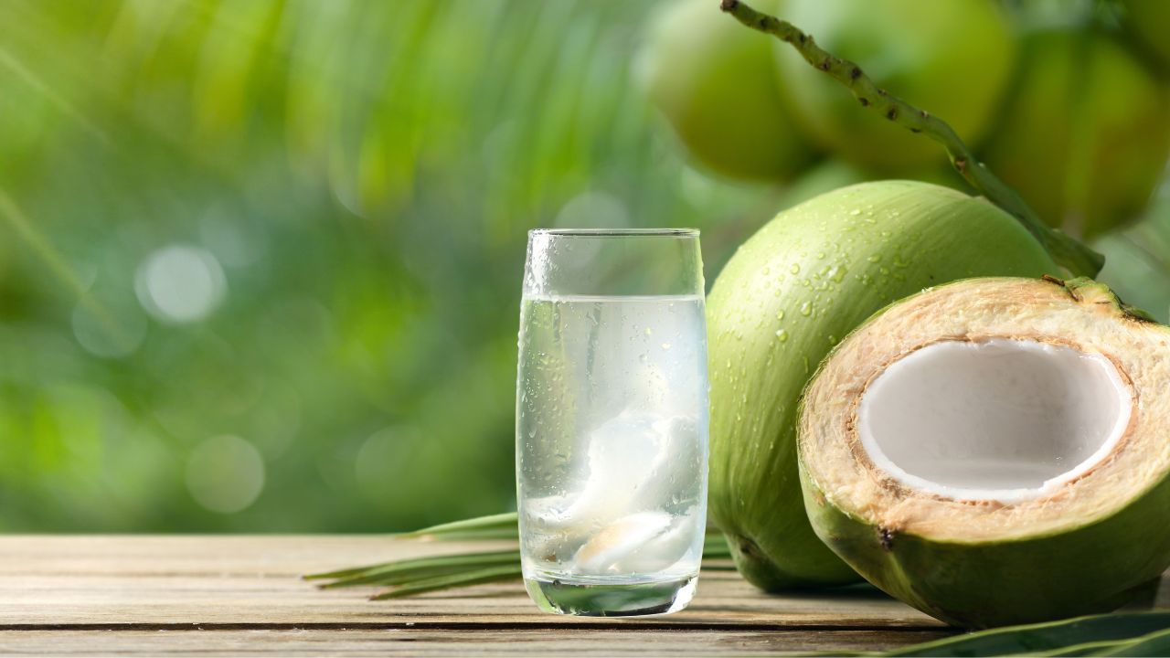 água de coco para que serve