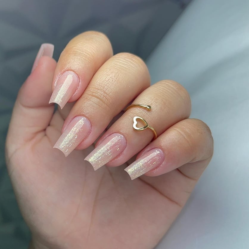 Formatos de unhas delicadas (amendoado, oval, bailarina curta)