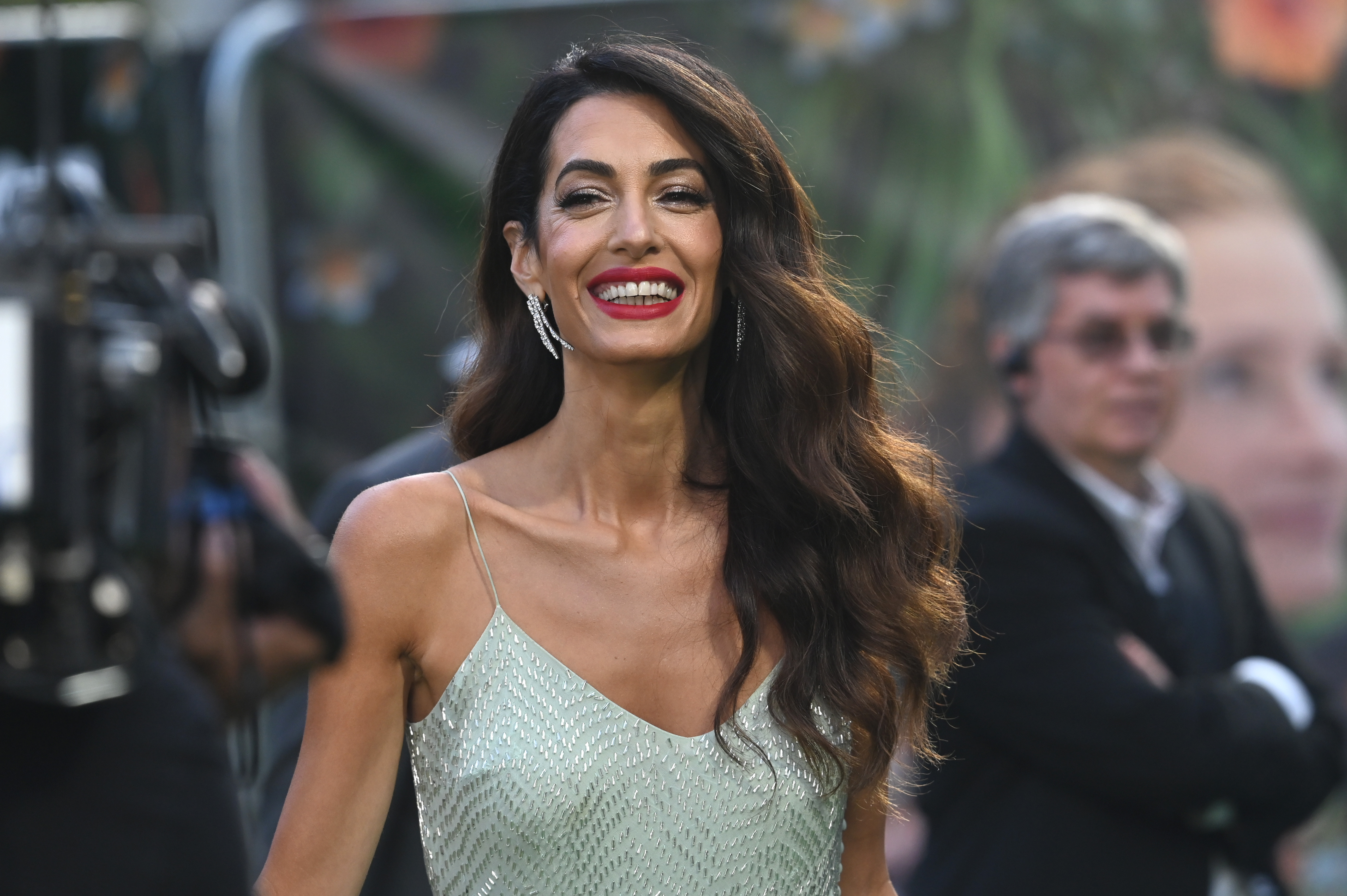 quanto custa vestir como amal clooney