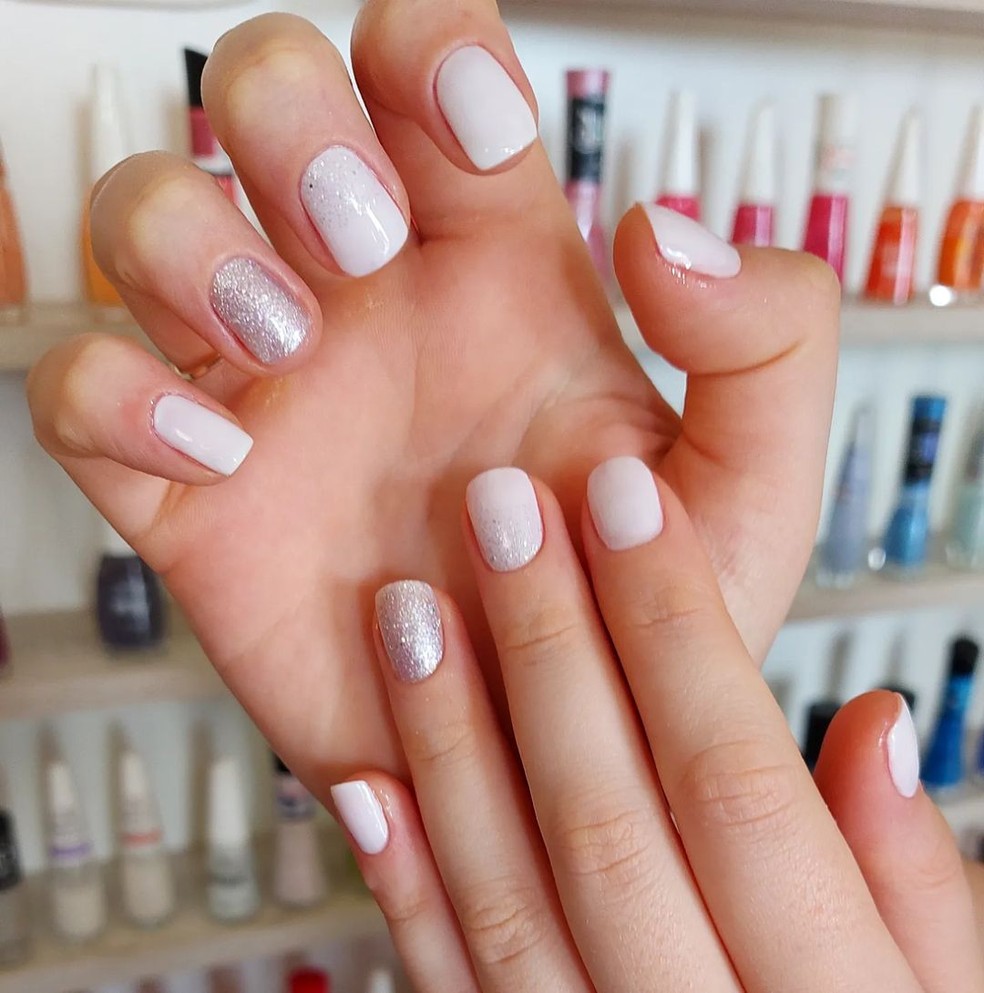 unhas ano novo brancas