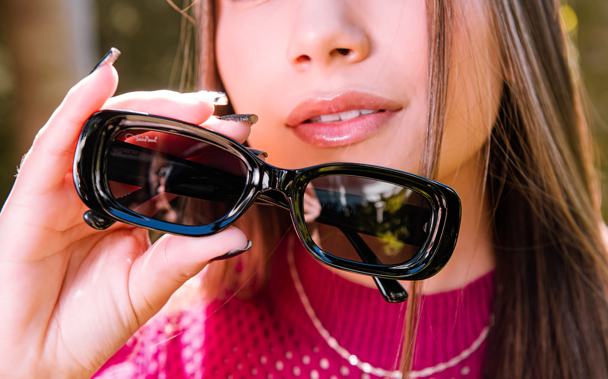 quais armações de óculos estão na moda agora