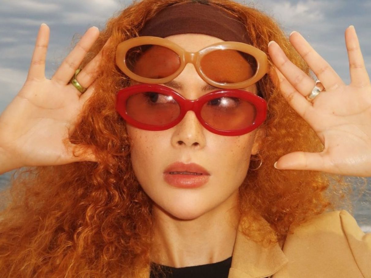 armações de óculos transparentes vs tartarugadas qual escolher