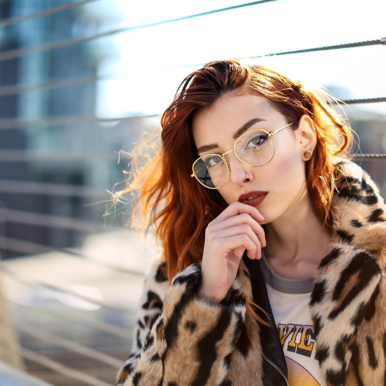 armações de óculos transparentes vs tartarugadas qual escolher