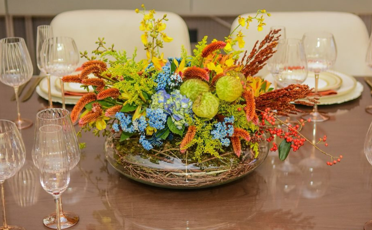 ideias criativas de arranjos de flores para sala de estar