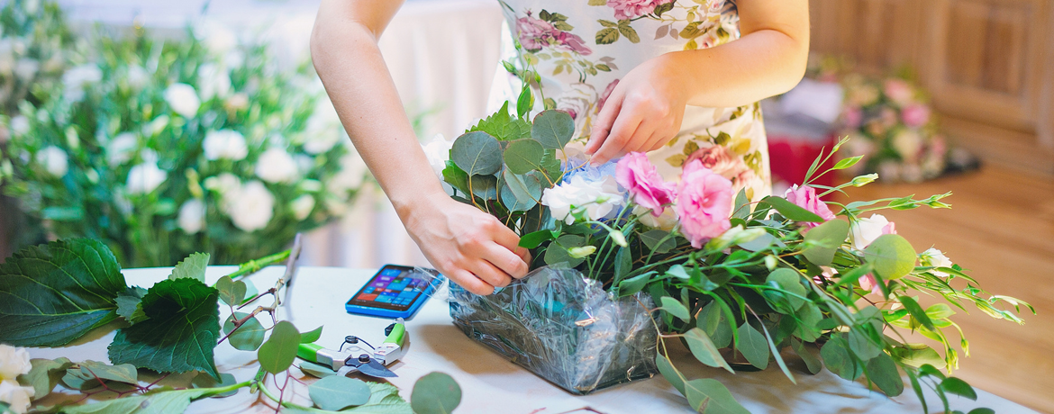 arranjo de flores secas para decoração de banheiro