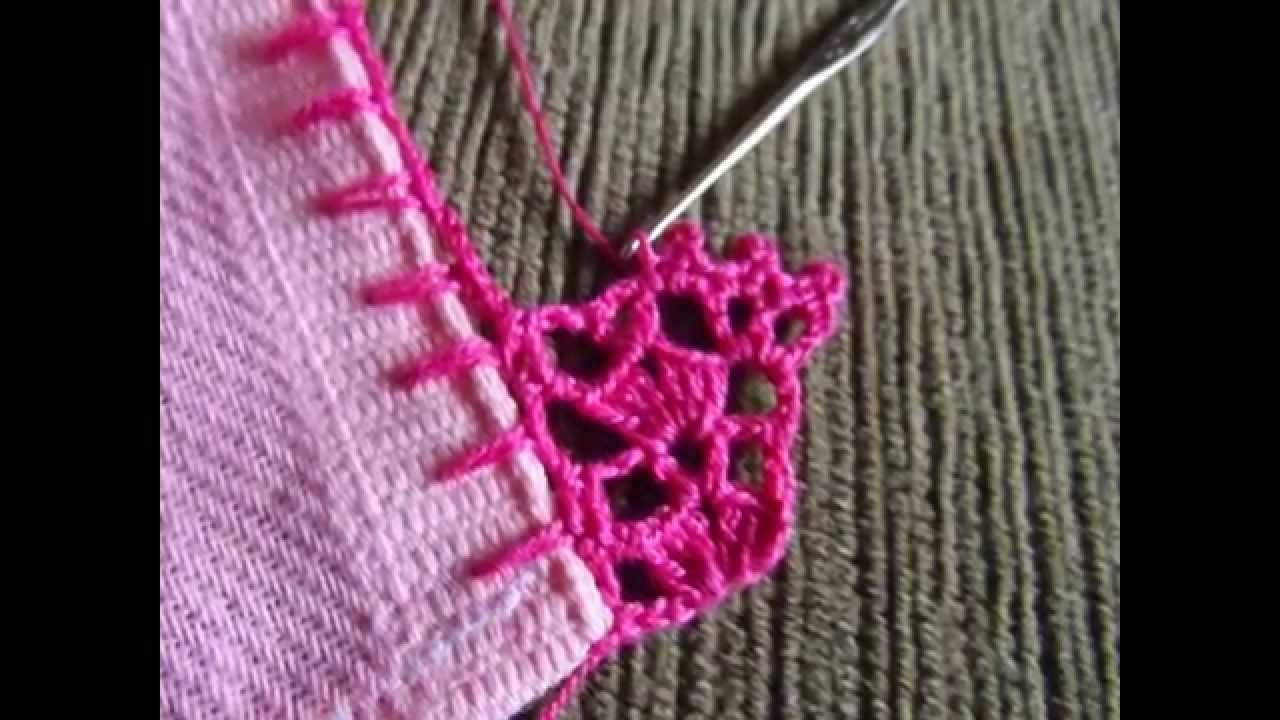 Artesanato com bico de crochê para pano de prato