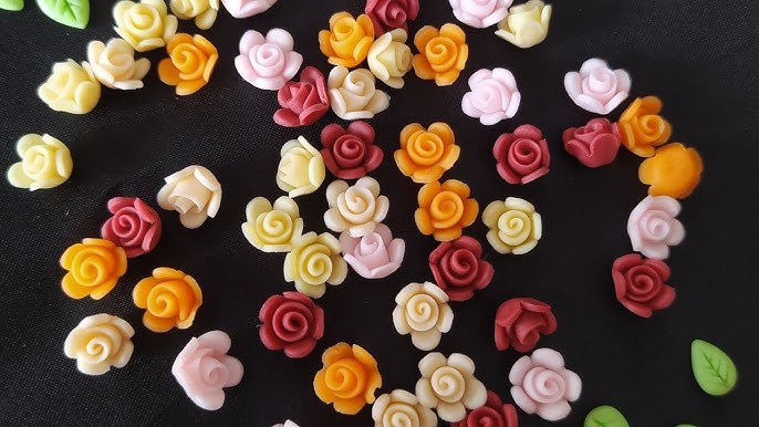 Artesanato com biscuit: como fazer flores minúsculas