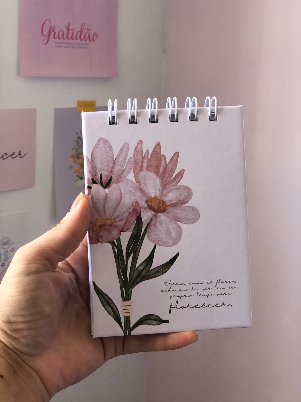 Transforme Papel em Arte: Blocos de Notas Temáticos para Todas as Ocasiões