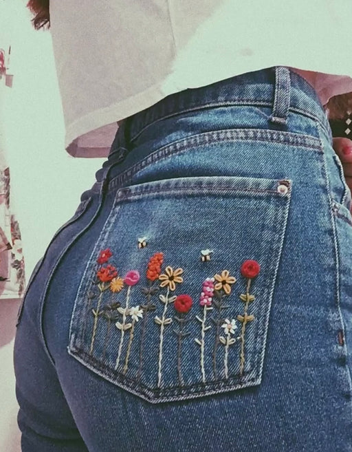 10 Ideias Criativas para Customizar seu Jeans com Bordado de Flores