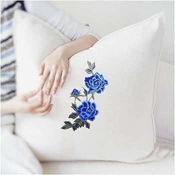 Artesanato com bordado de flores em jeans