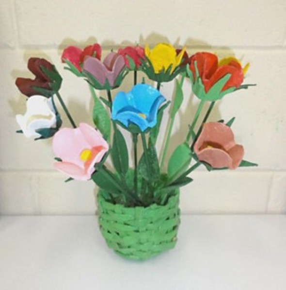 como reutilizar caixa de ovo para artesanato