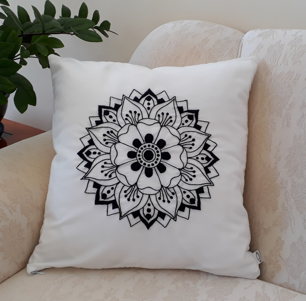 DIY capa de almofada pintada à mão