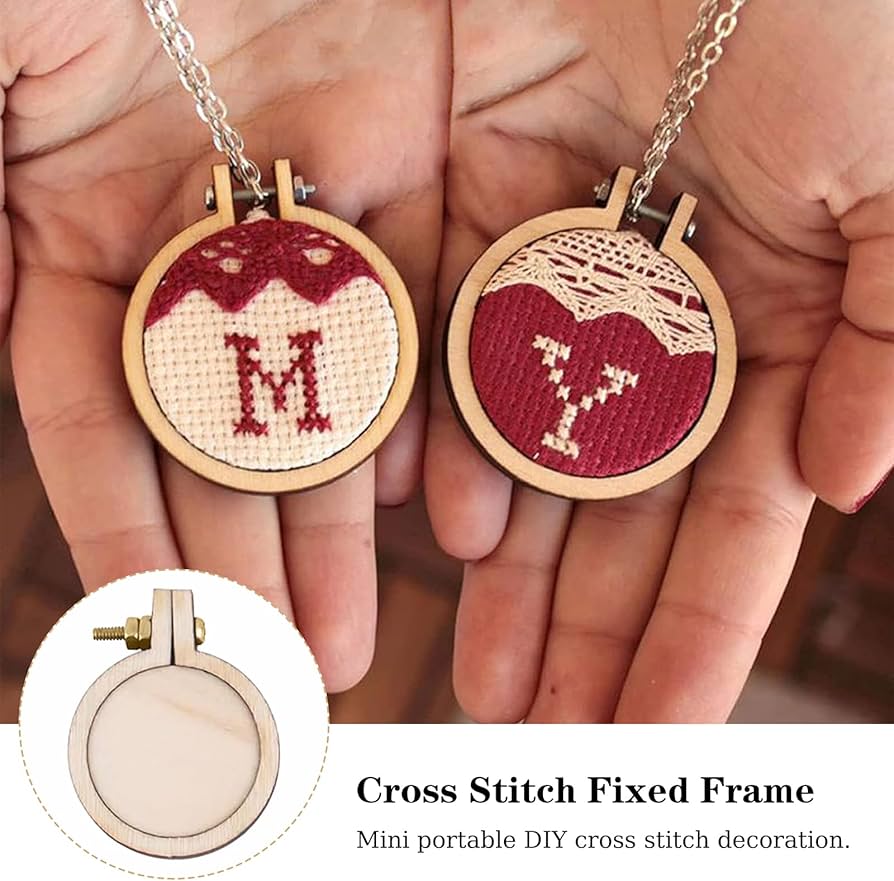 como fazer colar com mini bastidor bordado