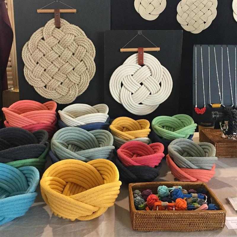 decoração com corda náutica e nós