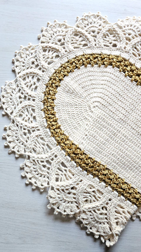 Artesanato com crochê filet: caminhos de mesa