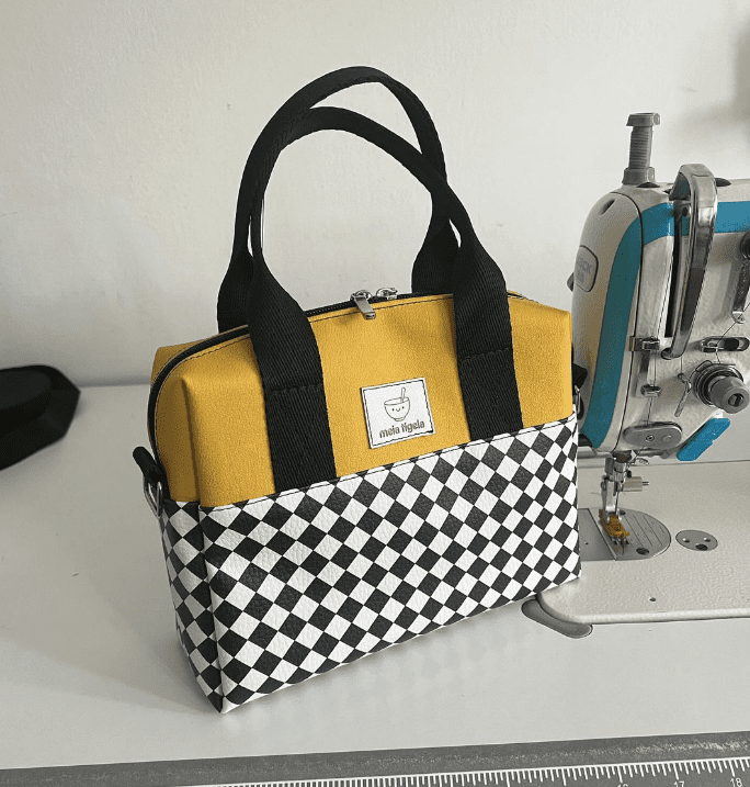 como fazer necessaire trapezio com retalhos