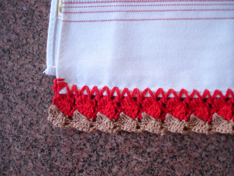 Artesanato com pintura em pano de prato barrado